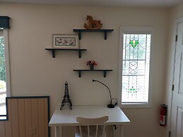 The 2 Forest Rooms--great For Family--and Views