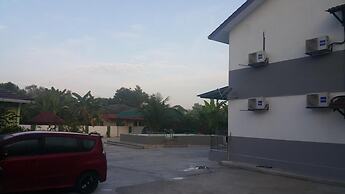 Mri Homestay Sg Buloh - 3 Br House on First Floor With Centralised Poo