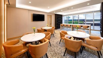 Three-bedrooms, Oakwood Apartments Pik Jakarta