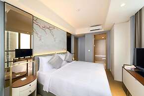 Three-bedrooms, Oakwood Apartments Pik Jakarta