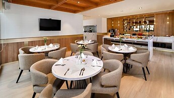 Three-bedrooms, Oakwood Apartments Pik Jakarta