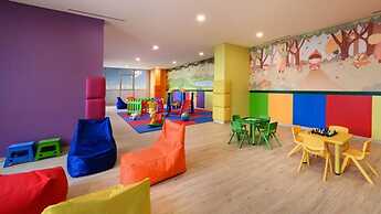 Three-bedrooms, Oakwood Apartments Pik Jakarta