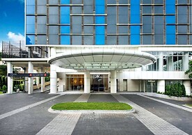 Two-bedroom Executive Serviced Apartment Oakwood Suites La Maison