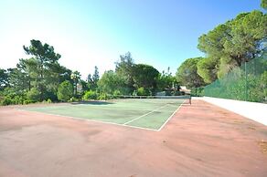 Fantastic Vacation Getaway, Private Tennis Court Golf Practice Facilit