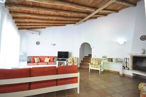 Fantastic Outdoor Area, Private Pool, Tennis Court & Golf Practice Fac