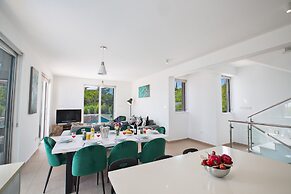 Villa Po490b, Modern 5bdr Protaras Villa With Pool, Close to the Beach