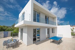 Villa Po490b, Modern 5bdr Protaras Villa With Pool, Close to the Beach