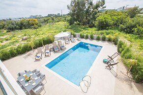 Villa Po490b, Modern 5bdr Protaras Villa With Pool, Close to the Beach