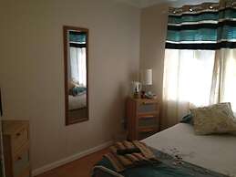 Room-comfortable Family Room With Tv, Fr