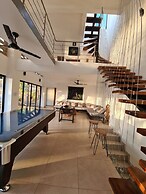 Casa Crucero Verde a Cruise on the Jungle 5 mn Walk to the Beach and T