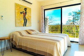 Casa Crucero Verde a Cruise on the Jungle 5 mn Walk to the Beach and T