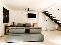 Casa Crucero Verde a Cruise on the Jungle 5 mn Walk to the Beach and T