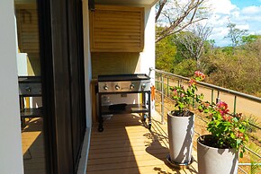 Casa Crucero Verde a Cruise on the Jungle 5 mn Walk to the Beach and T