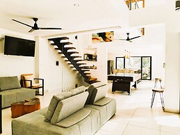 Casa Crucero Verde a Cruise on the Jungle 5 mn Walk to the Beach and T