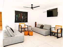 Casa Crucero Verde a Cruise on the Jungle 5 mn Walk to the Beach and T