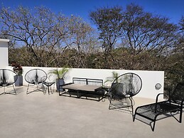 Casa Crucero Verde a Cruise on the Jungle 5 mn Walk to the Beach and T