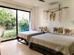 Casa Crucero Verde a Cruise on the Jungle 5 mn Walk to the Beach and T