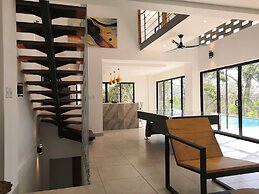 Casa Crucero Verde a Cruise on the Jungle 5 mn Walk to the Beach and T