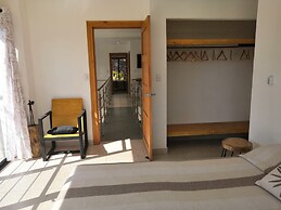 Casa Crucero Verde a Cruise on the Jungle 5 mn Walk to the Beach and T