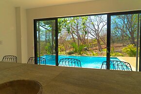 Casa Crucero Verde a Cruise on the Jungle 5 mn Walk to the Beach and T