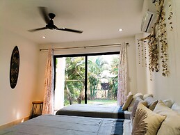 Casa Crucero Verde a Cruise on the Jungle 5 mn Walk to the Beach and T