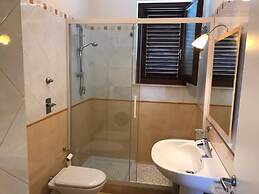 Orange Apartment 100 Meters From The Sea