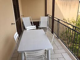 Orange Apartment 100 Meters From The Sea