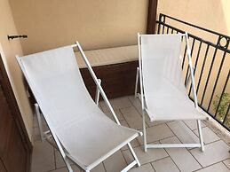 Orange Apartment 100 Meters From The Sea