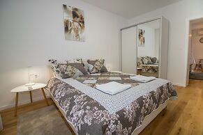 Luxury Apartment in City Center II