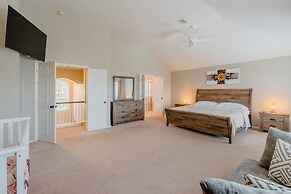 Discount Included! Newly Renovated Home With Spacious Interior & Backy