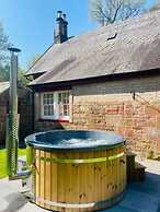 Luxury Lodge With Garden in a Grade II' Listed Estate