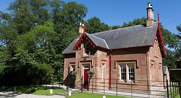 Luxury Lodge With Garden in a Grade II' Listed Estate