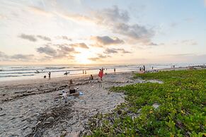 Tramonto ROJO Santa Teresa Guest House