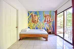 Tramonto ROJO Santa Teresa Guest House