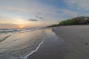 Tramonto ROJO Santa Teresa Guest House