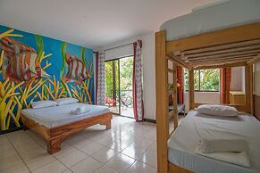 Tramonto ROJO Santa Teresa Guest House