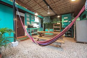 Tramonto ROJO Santa Teresa Guest House