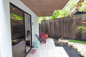 Tramonto ROJO Santa Teresa Guest House