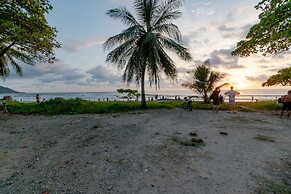 Tramonto ROJO Santa Teresa Guest House