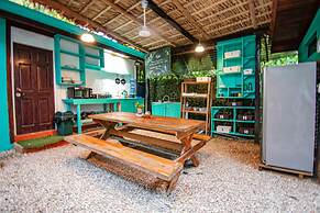 Tramonto ROJO Santa Teresa Guest House