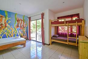 Tramonto ROJO Santa Teresa Guest House