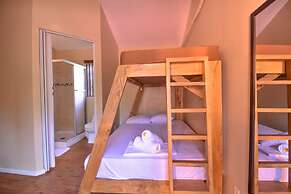 Tramonto ROJO Santa Teresa Guest House