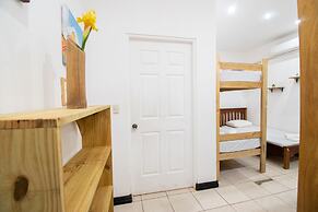 Tramonto ROJO Santa Teresa Guest House