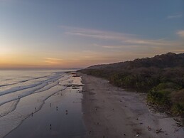 Tramonto ROJO Santa Teresa Guest House