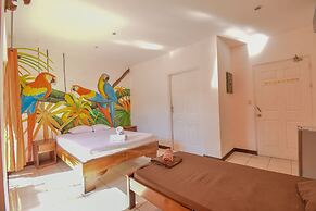 Tramonto ROJO Santa Teresa Guest House