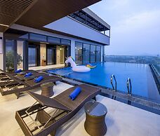 Miracle Luxury Hotel