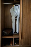 Miracle Luxury Hotel