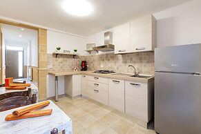 1865 Casina Sofia by Barbarhouse