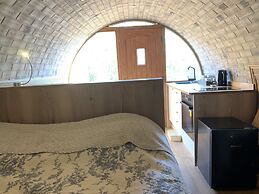 Cosy Escape Heated Luxury pod and hot tub