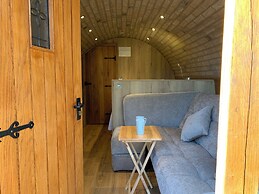 Cosy Escape Heated Luxury pod and hot tub